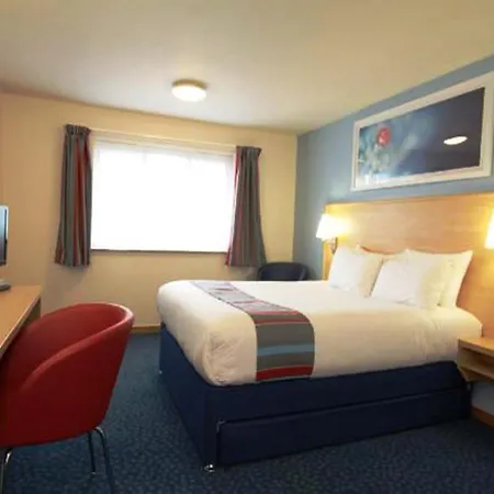 Travelodge Leeds Hotel 3*