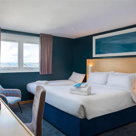 Travelodge 3* リーズ