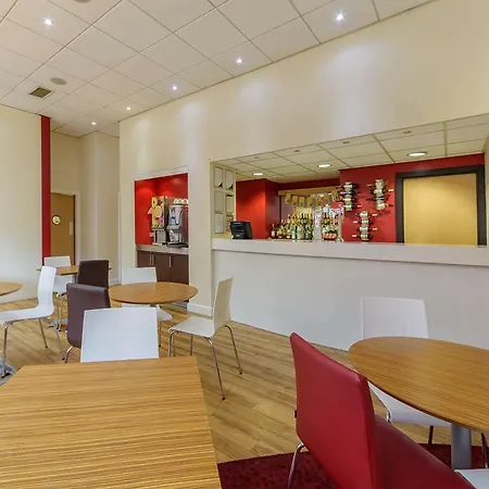 Travelodge Leeds Hotel