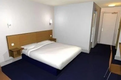 Travelodge Leeds 酒店
